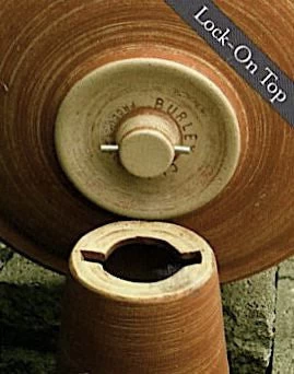 Cardinal Bird Bath With Locking Top - Image 2